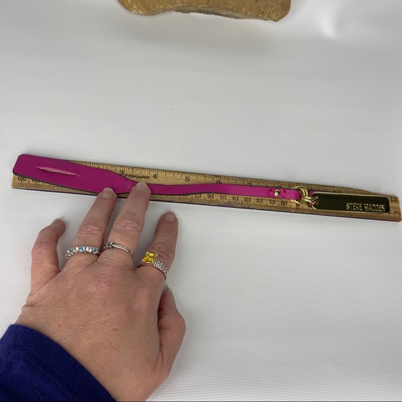 FREE w/Purchase Steve Madden Gold Tone & Magenta Accessory - Picture 7 of 8